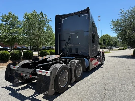 2024 Kenworth T680 in Raleigh, NC — photo 4