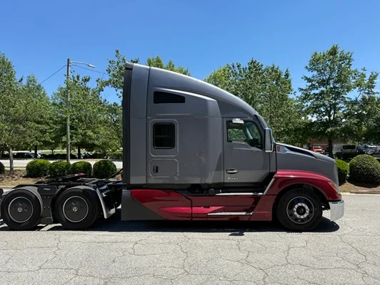 2024 Kenworth T680 in Raleigh, NC — photo 3