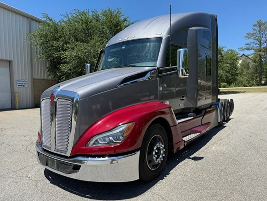 2024 Kenworth T680 in Raleigh, NC — photo 2