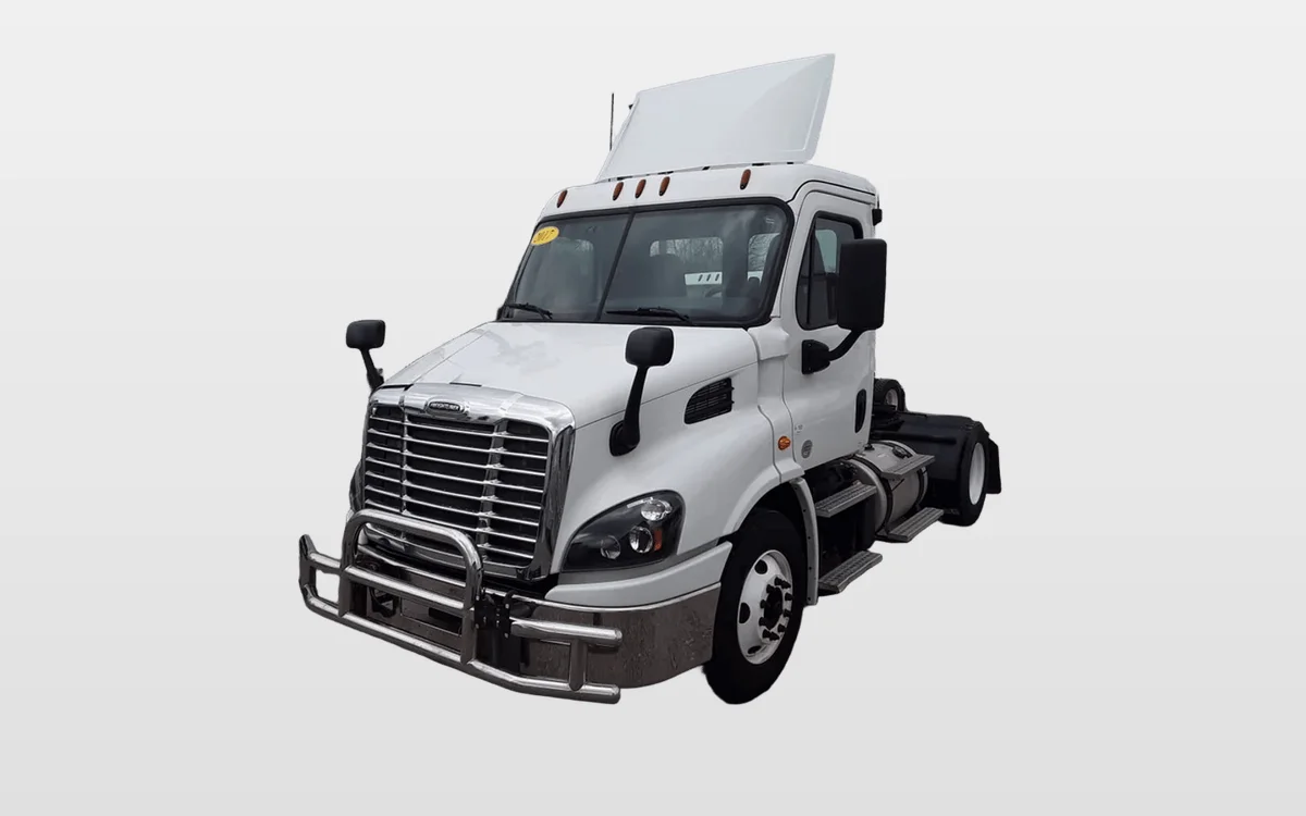 2017 Freightliner Cascadia - image 1