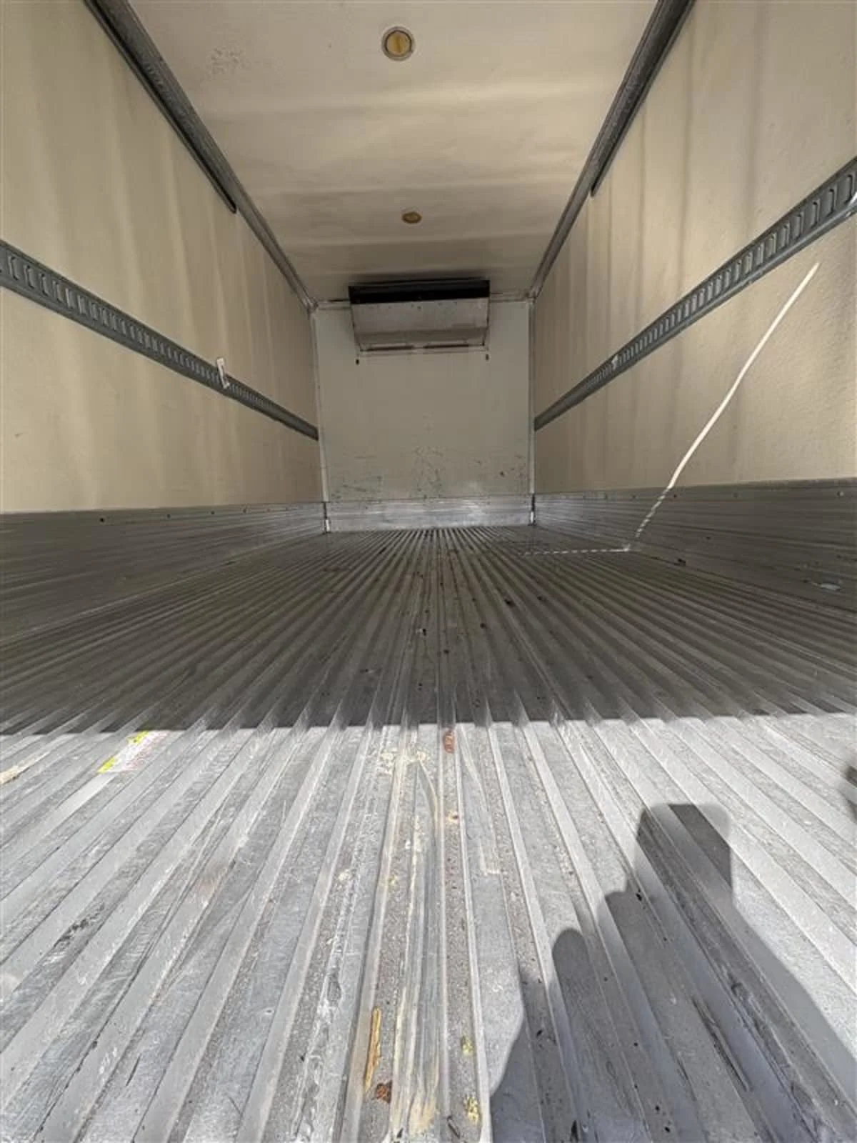 2019 Isuzu NRR in Ashland, VA — photo 9