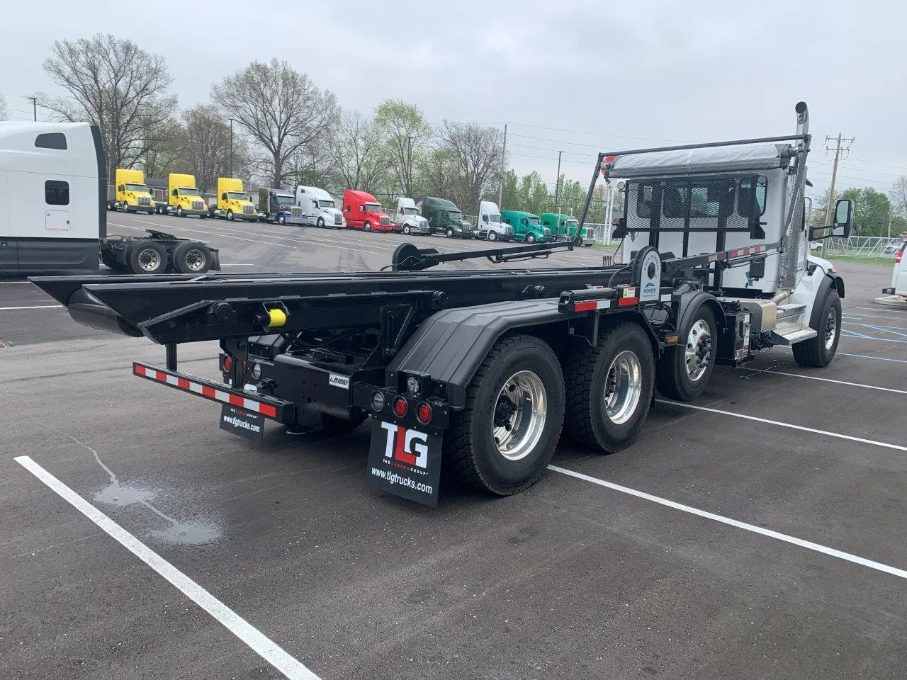 2025 Peterbilt 548 in Louisville, KY — photo 4