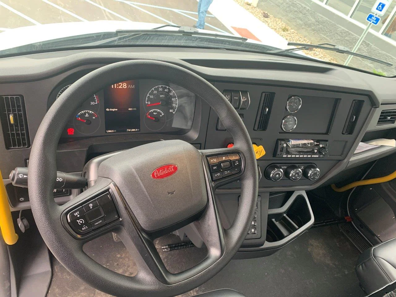 2025 Peterbilt 548 in Louisville, KY — photo 7