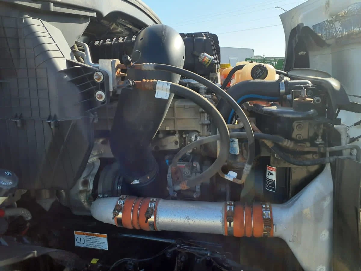 2020 Freightliner Cascadia in Wayland, MI — photo 12