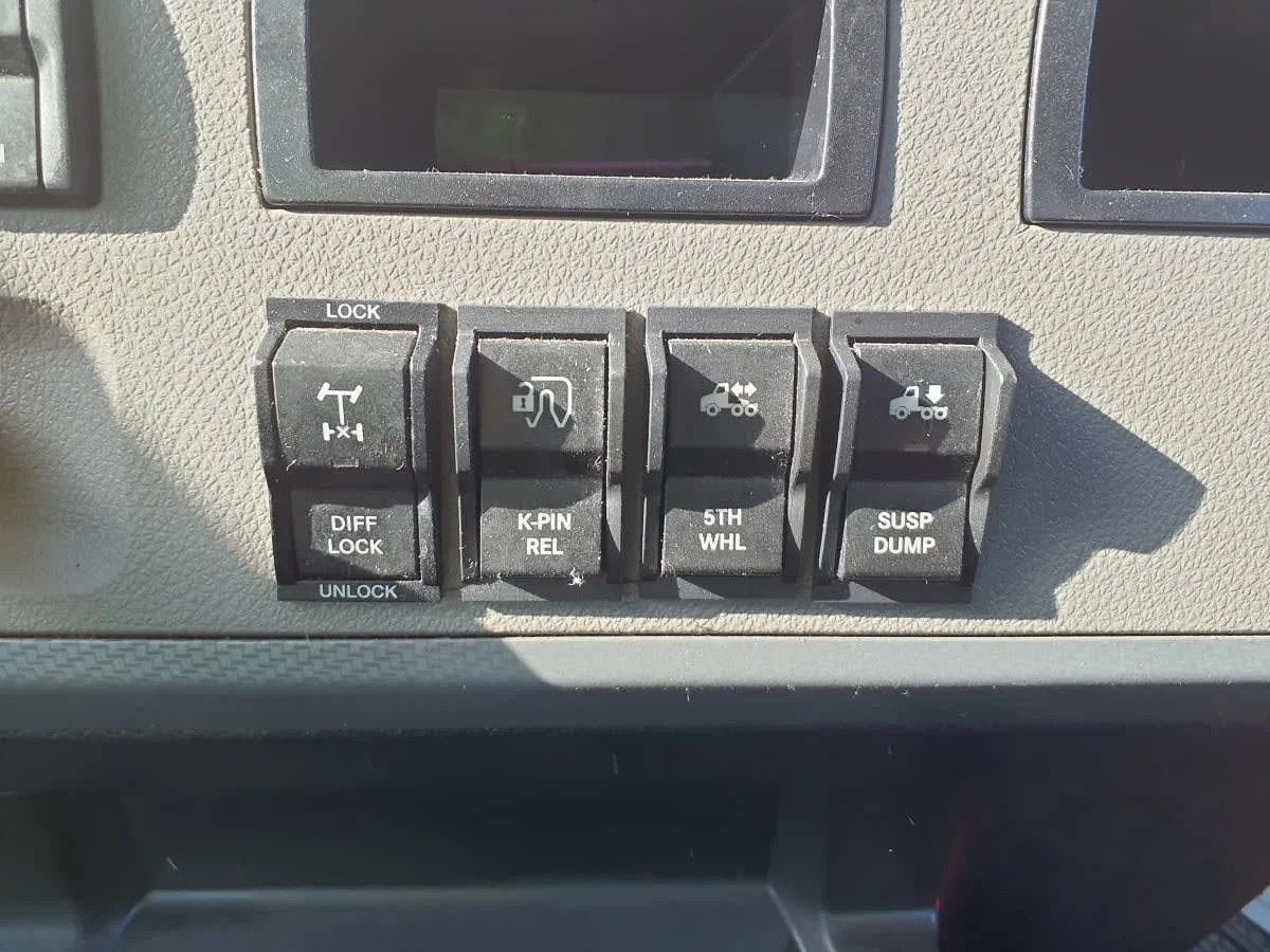 2020 Freightliner Cascadia in Wayland, MI — photo 10