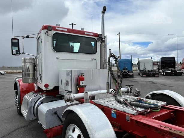 2023 Peterbilt 389 - image 20