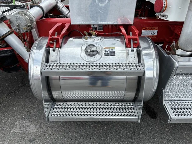 2023 Peterbilt 389 - image 28