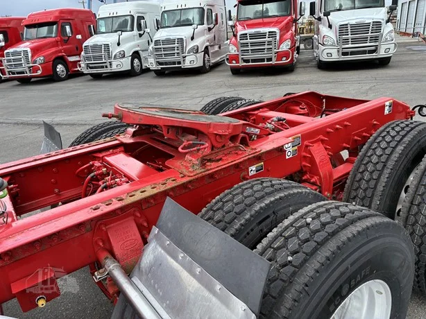 2023 Peterbilt 389 - image 19