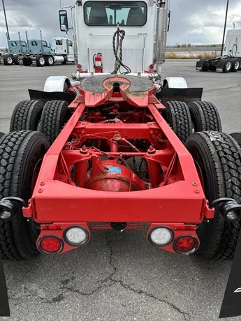 2023 Peterbilt 389 - image 24