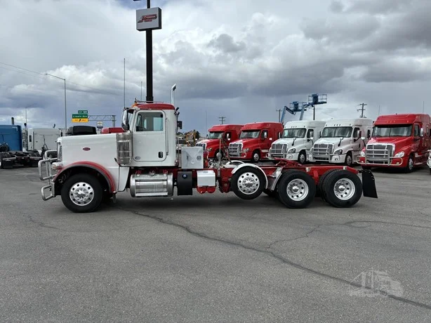 2023 Peterbilt 389 - image 2