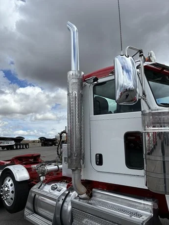 2023 Peterbilt 389 - image 31