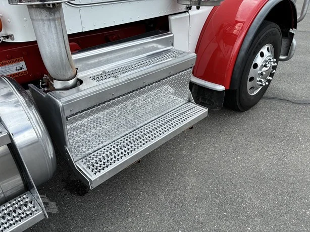 2023 Peterbilt 389 - image 30