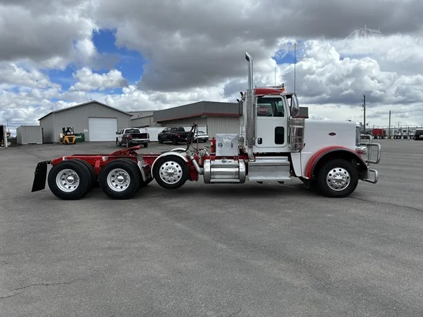 2023 Peterbilt 389 - image 6