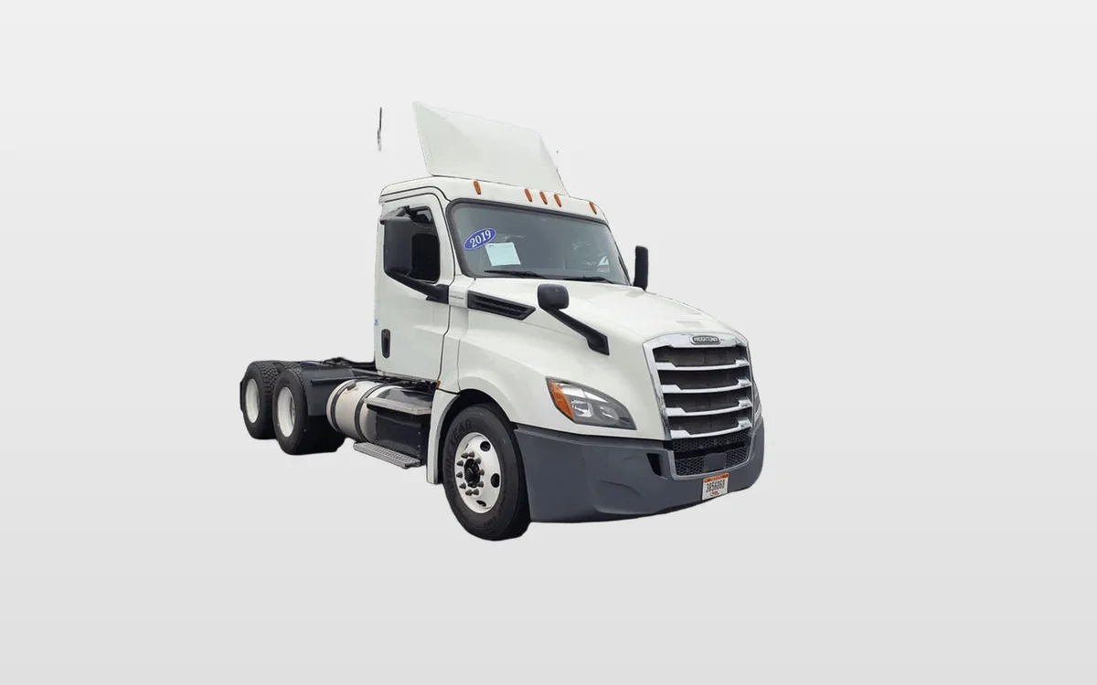 2019 Freightliner - image 1