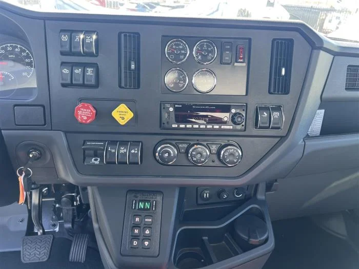 2026 Peterbilt 548 in Los Angeles, CA — photo 21