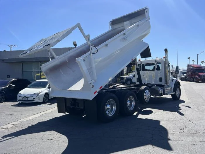 2026 Peterbilt 548 in Los Angeles, CA — photo 31
