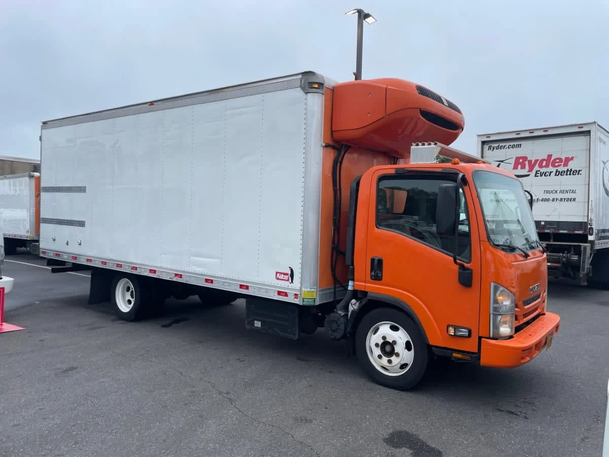 2019 Isuzu NQR in Farmingdale, NY — photo 3