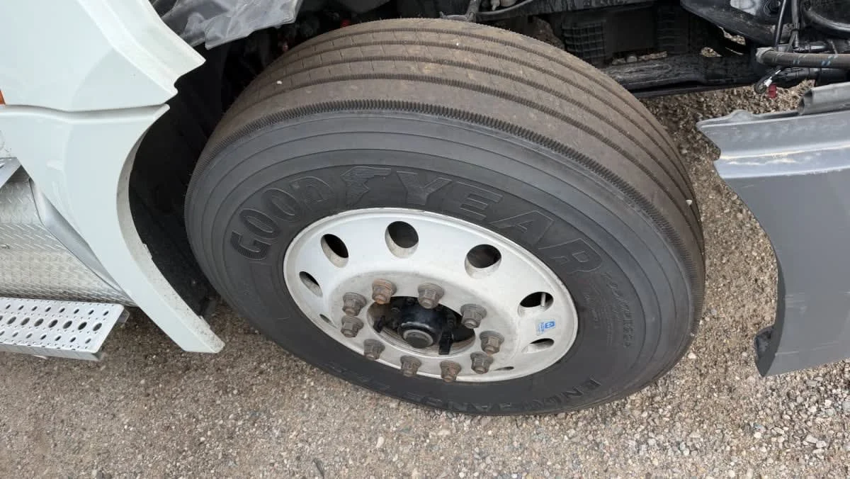 2023 Freightliner Cascadia in Phoenix, AZ — photo 17