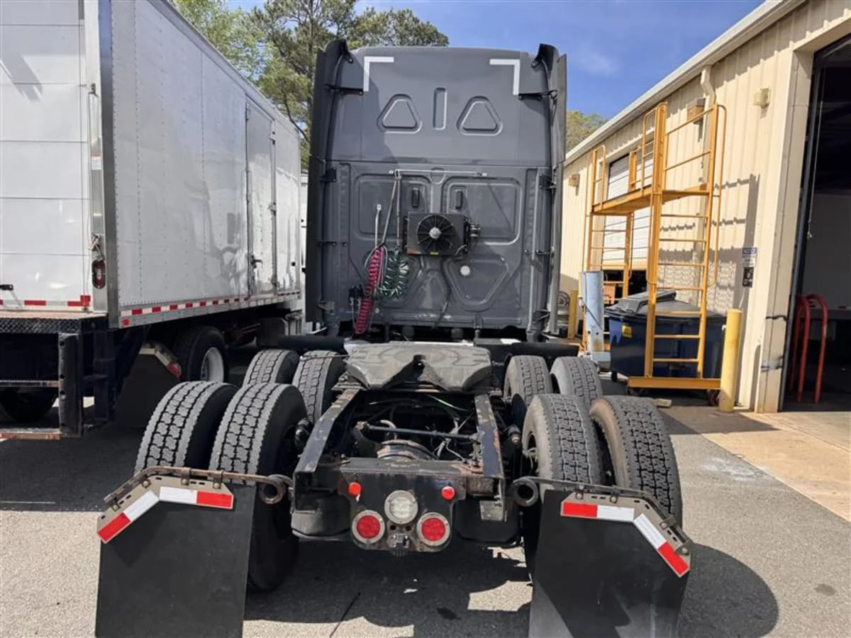 2019 Freightliner Cascadia in Ashland, VA — photo 5