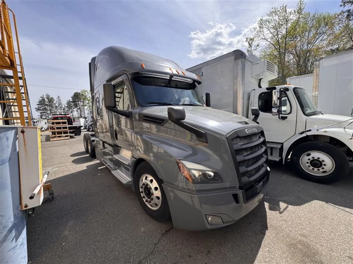 2019 Freightliner Cascadia in Ashland, VA — photo 3