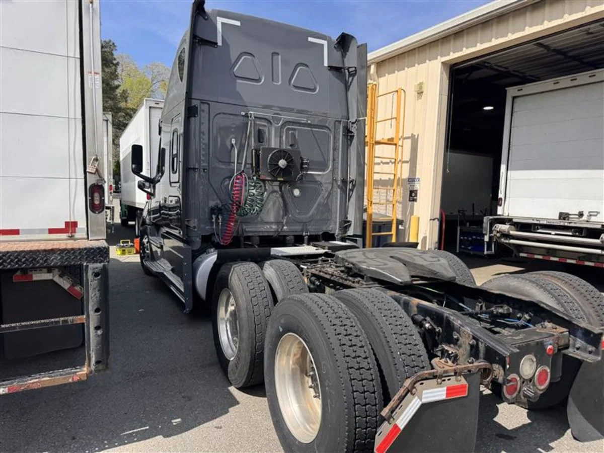 2019 Freightliner Cascadia in Ashland, VA — photo 6