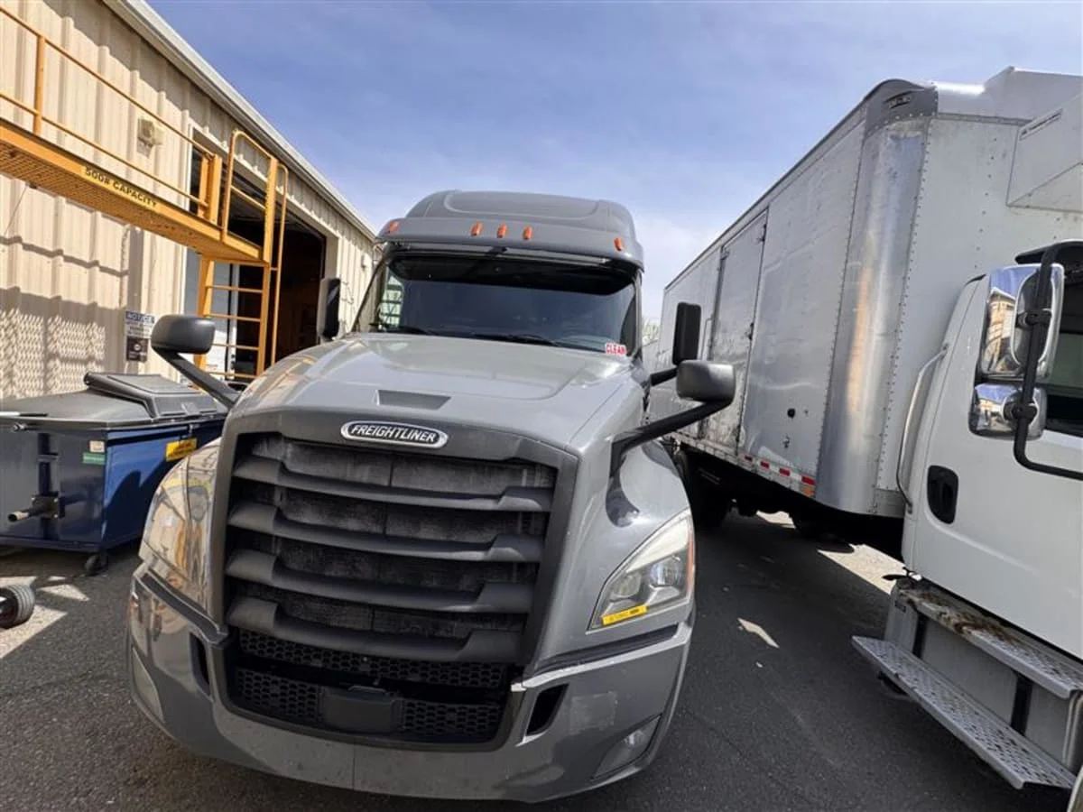 2019 Freightliner Cascadia in Ashland, VA — photo 2