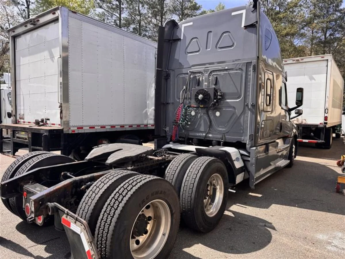 2019 Freightliner Cascadia in Ashland, VA — photo 4