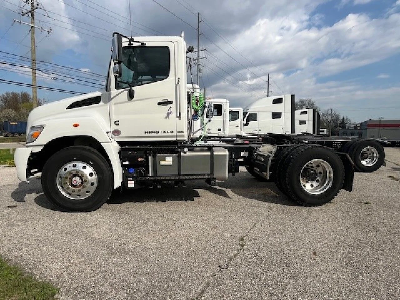 2025 Hino in Sterling Heights, MI — photo 3