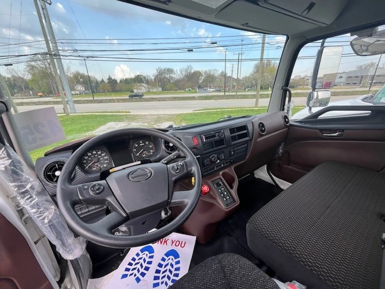 2025 Hino in Sterling Heights, MI — photo 6