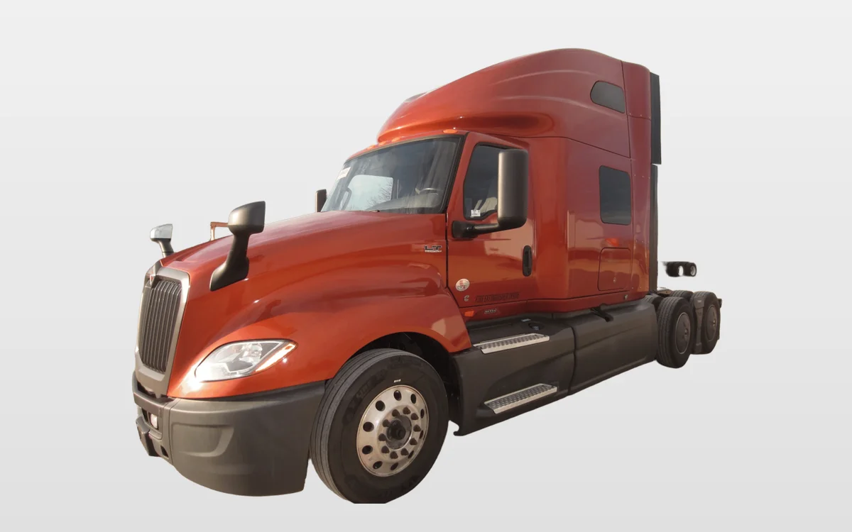 2022 International LT - image 1