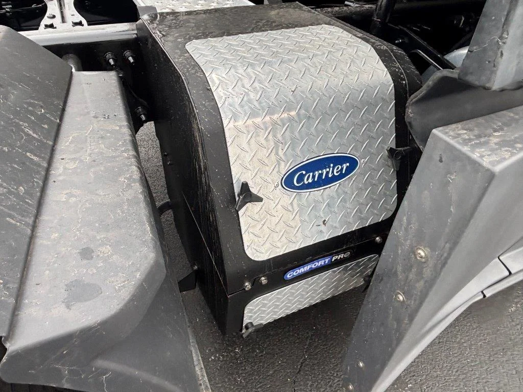 2023 Freightliner Cascadia - image 9