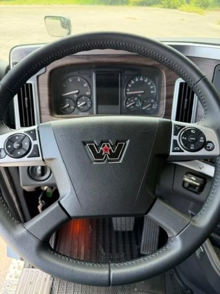 2026 Western Star — photo 8