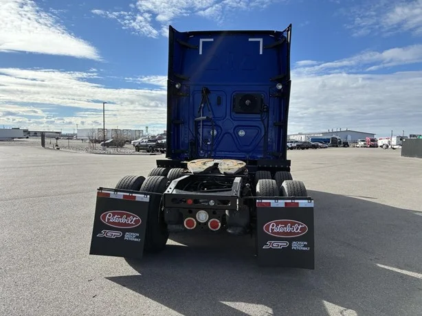 2021 Freightliner Cascadia in Idaho Falls, ID — photo 4