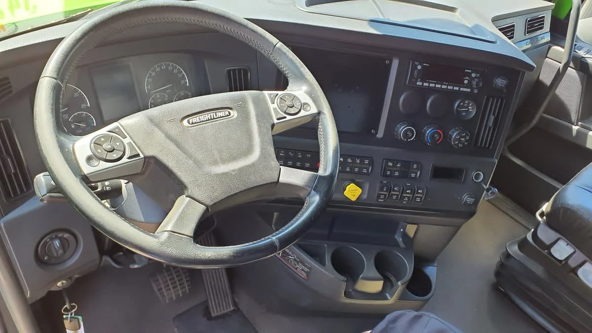 2023 Freightliner Cascadia in Tacoma, WA — photo 7