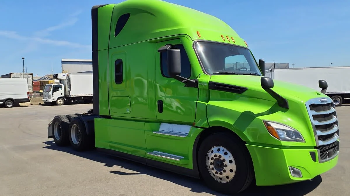 2023 Freightliner Cascadia in Tacoma, WA — photo 3