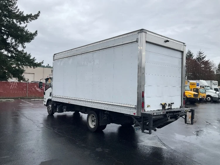 2018 Isuzu NRR in Kent, WA — photo 6