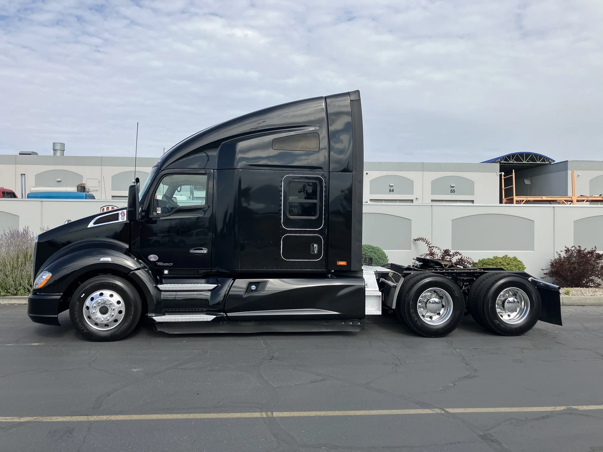 2022 Kenworth T680