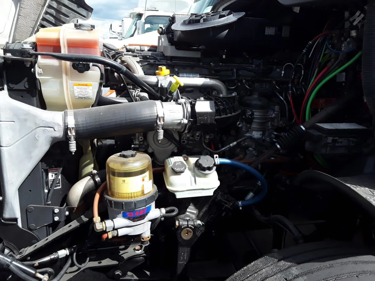 2018 Freightliner Cascadia - image 8