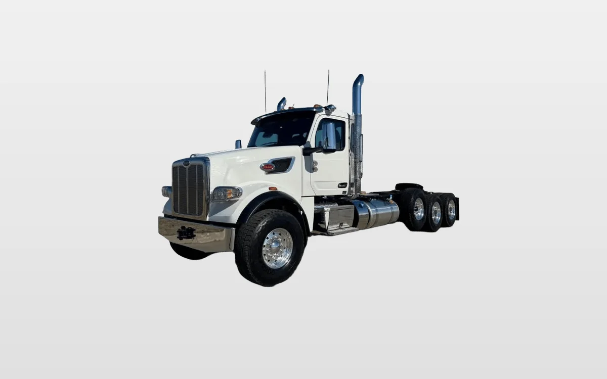 2027 Peterbilt 567 - image 1