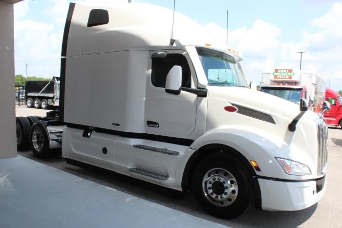 2024 Peterbilt 579 — photo 9