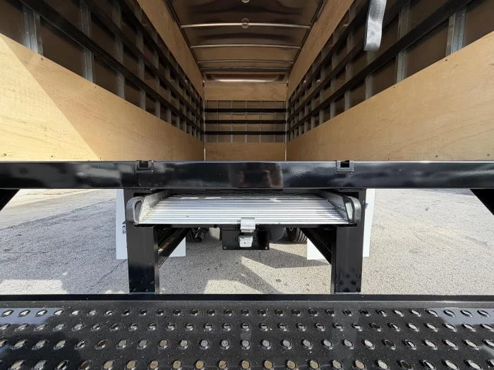 2025 Isuzu NPR - image 7