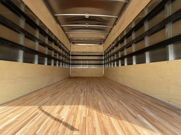 2025 Isuzu NPR - image 8