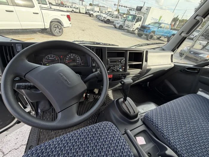 2025 Isuzu NPR - image 16