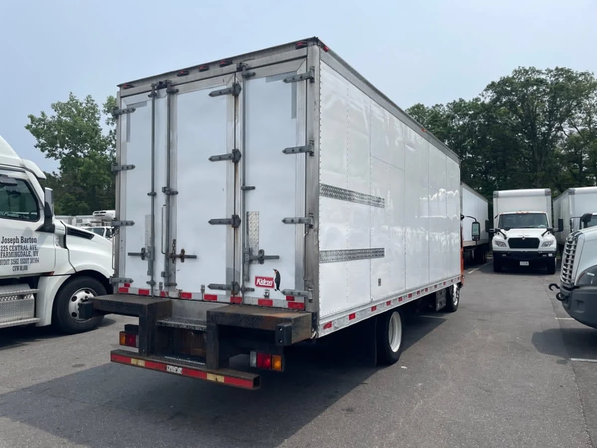 2019 Isuzu NQR - image 4