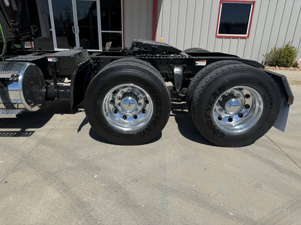 2022 Freightliner Cascadia - image 12