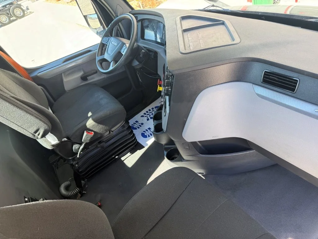 2022 Freightliner Cascadia - image 10