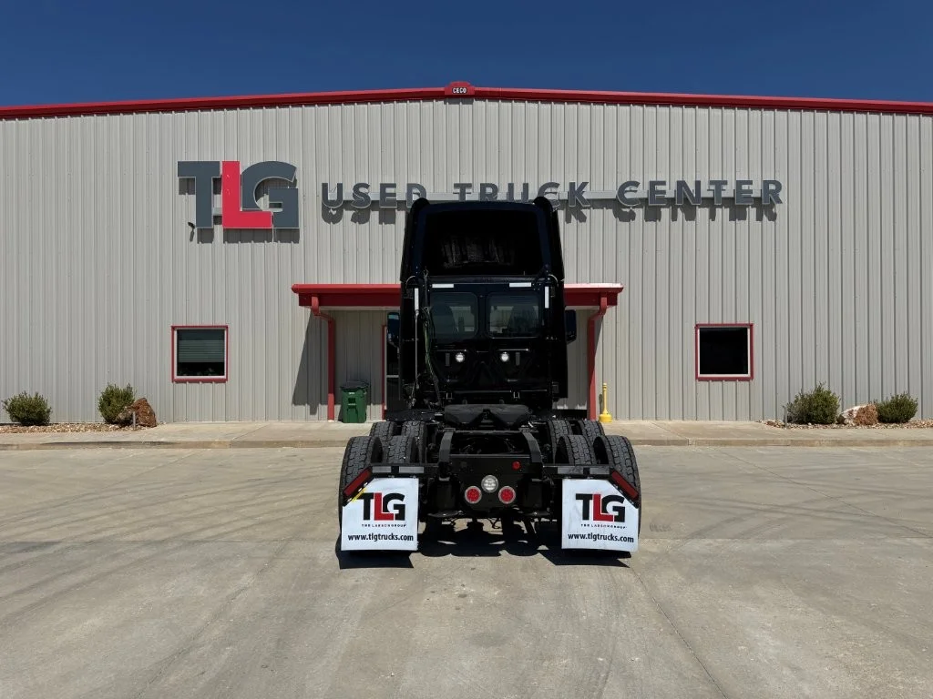 2022 Freightliner Cascadia - image 5