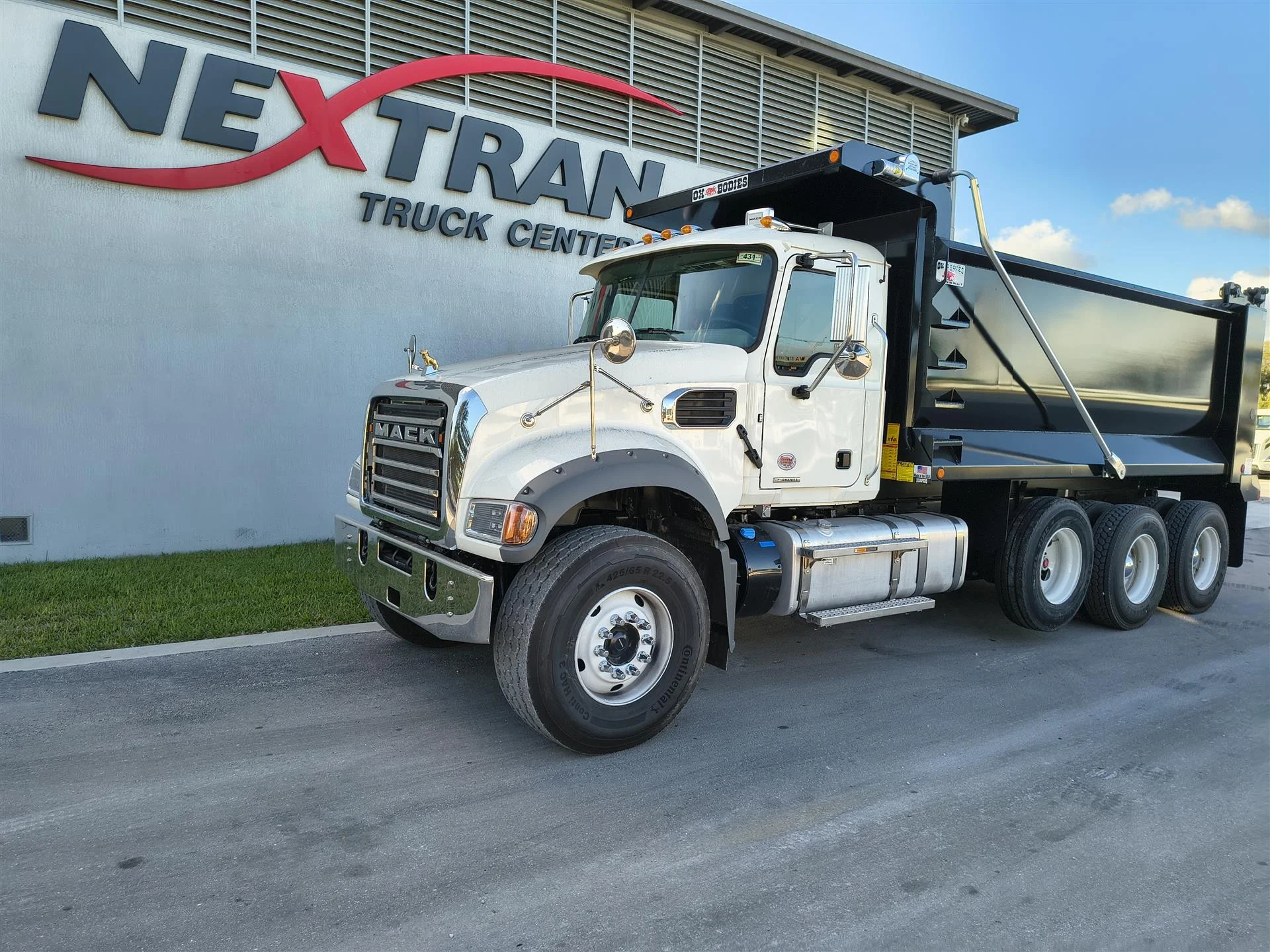 2026 Mack Granite in Fort Lauderdale, FL — photo 2