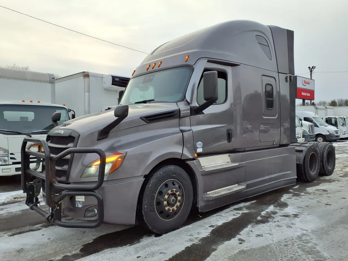 2020 Freightliner Cascadia in Salisbury, MA