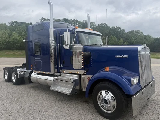2023 Kenworth W900 in Van Buren, AR